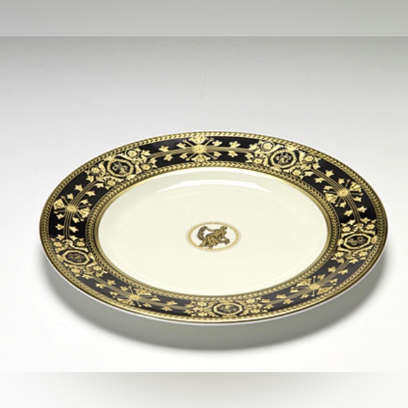 Wedgewood Astbury 8” Dessert Plate Bone China NWT plus original box - Picture 4 of 8